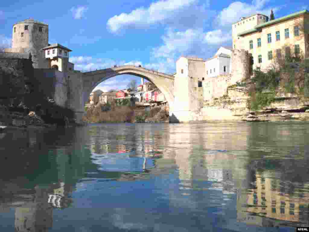 Mostar - Foto: Midhat Poturović