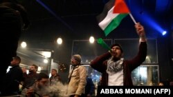 هواداران تیم فلسطی در جریان بازی این تیم با تیم سوریه، رامالله ژانویه ۲۰۱۹