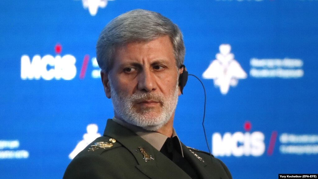 امیر حاتمی، وزیر دفاع
