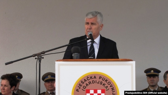 Činjenica je da je Čović jedan od brojnih bh. zvaničnika koji je dočekivao osuđene upravo pred Tribunalom