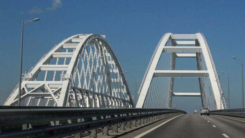 Кабмин Украины просит СНБО ввести персональные санкции из-за Керченского моста и «перепланировки» парков Севастополя 