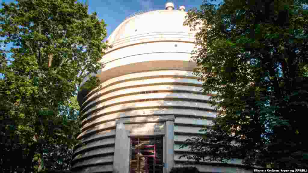2,6-метровый зеркальный телескоп имени академика Григория Шайна (ЗТШ) &ndash; основной телескоп Крымской астрофизической обсерватории. Его построили в 1961 году&nbsp;