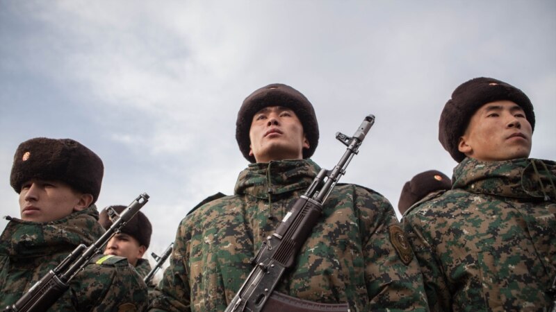 23-февралда “Кызыл армия жаралгандыгы” – ойдон чыгарылган бүтүм