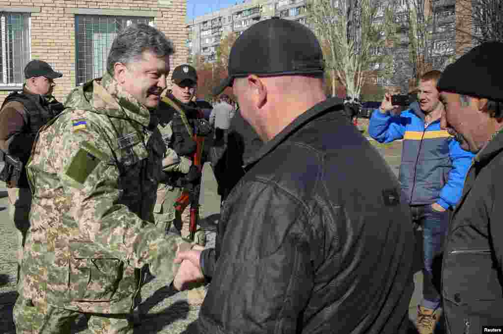 Петро Порошенко відвідав виборчу дільницю в Краматорську
