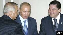 Kerimow, Putin we Berdimuhamedow GDA-nyň Duşenbede geçirilen sammitinde, 2007-nji ýylyň 5-nji oktýabry.