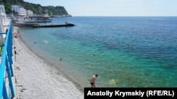 Узбережжя Гаспри, Крим, архівне фото
