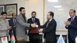 د کابل پوهنتون رئیس حمیدالله فاروقي وویل چې د ازادي راډیو په مرسته د وړیا انټرنټ برابرول به د محصلانو ډېرې ستونزې هوارې کړي.