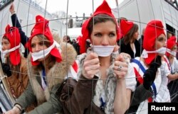 Демонстрация противников легализации однополых браков в Париже. 24 апреля 2013 года.