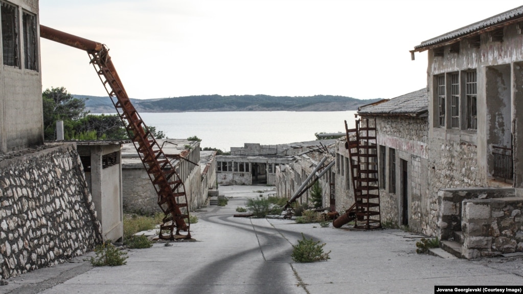 Pamje nga burgu i Goli Otok-ut.