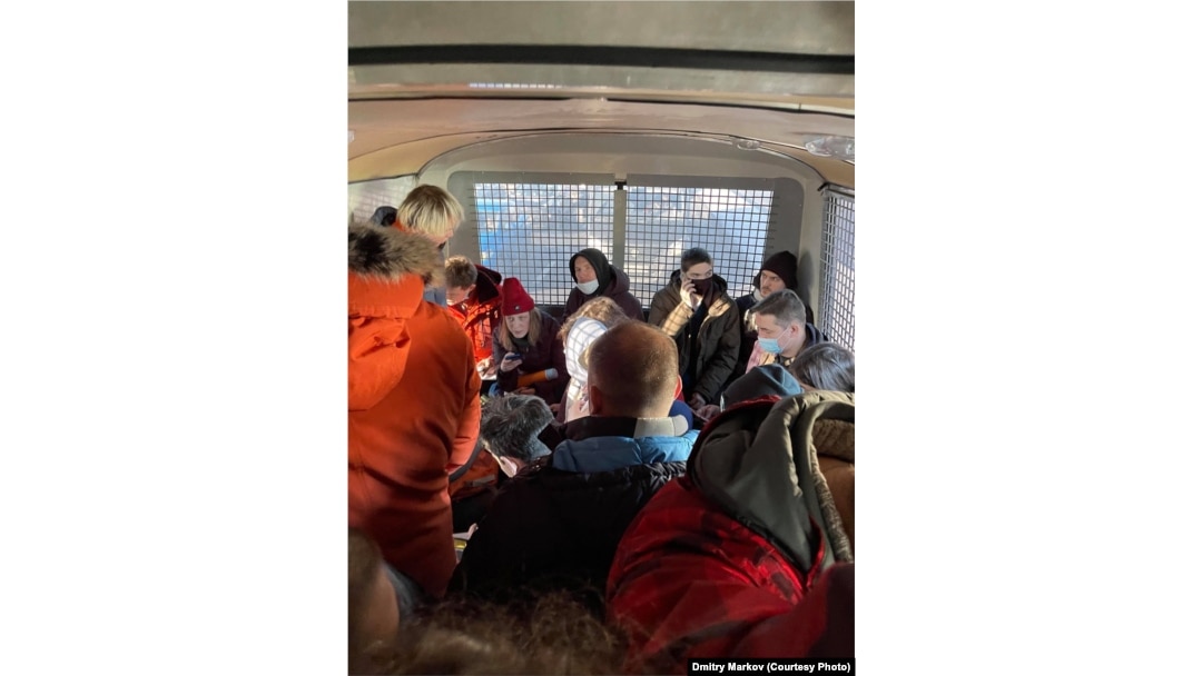 Порно оның досын жігітімен ұстап алып, қосылуға шешім қабылдады