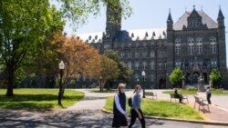 Полупустая площадь перед Джорджтаунским университетом, занятия в котором отменены из-за пандемии. Вашингтон, 6 июля 2020 года.