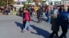 Migrantlar Stambulyň migrasiýa edarasynyň öňünde protest geçirdi