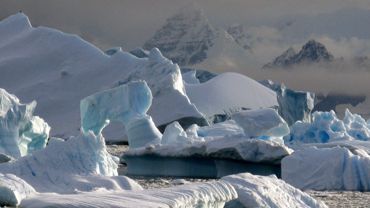 Плато антарктида. Зима в Антарктиде. Belgica Antarctica Бельгика Антарктика. Antarctica Ice Melted. Antarctic melting.