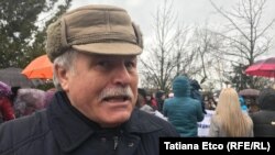 Alecu Reniță la o acțiune de protest în fața ambasadei Ucrainei la Chișinău