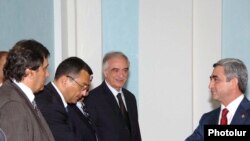 Prezident Sarkisyan Azərbaycan ziyalıları ilə görüşür, Yerevan, 3 iyul 2009