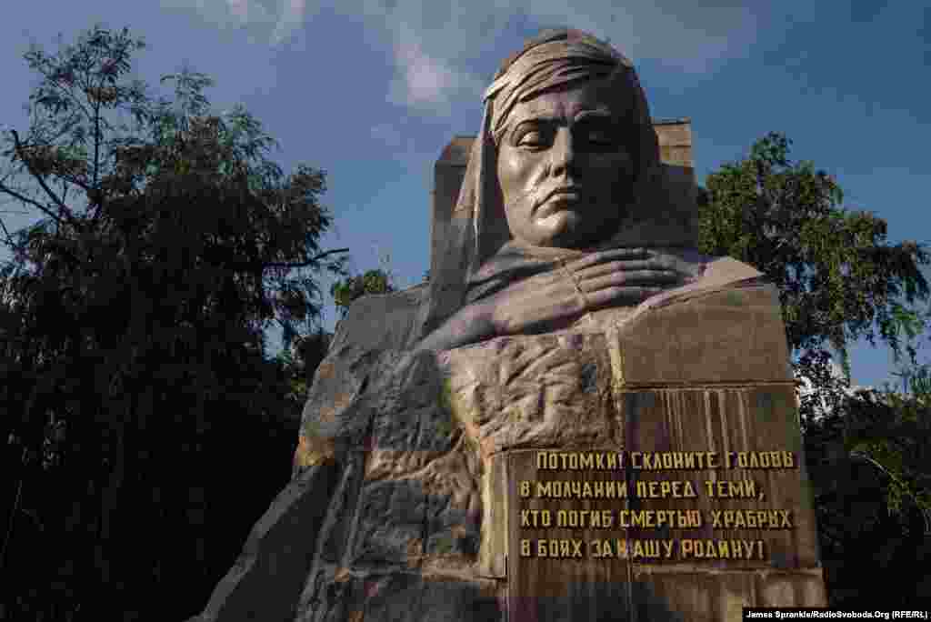 The Mothers&#39; Memorial in Dzerzhynsk is dedicated to the sons and husbands who died during World War II.