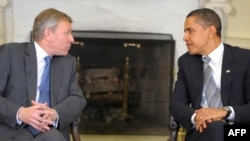 U.S. President Barack Obama (right) met with NATO Secretary-General Jaap de Hoop Scheffer in the White House on March 25.