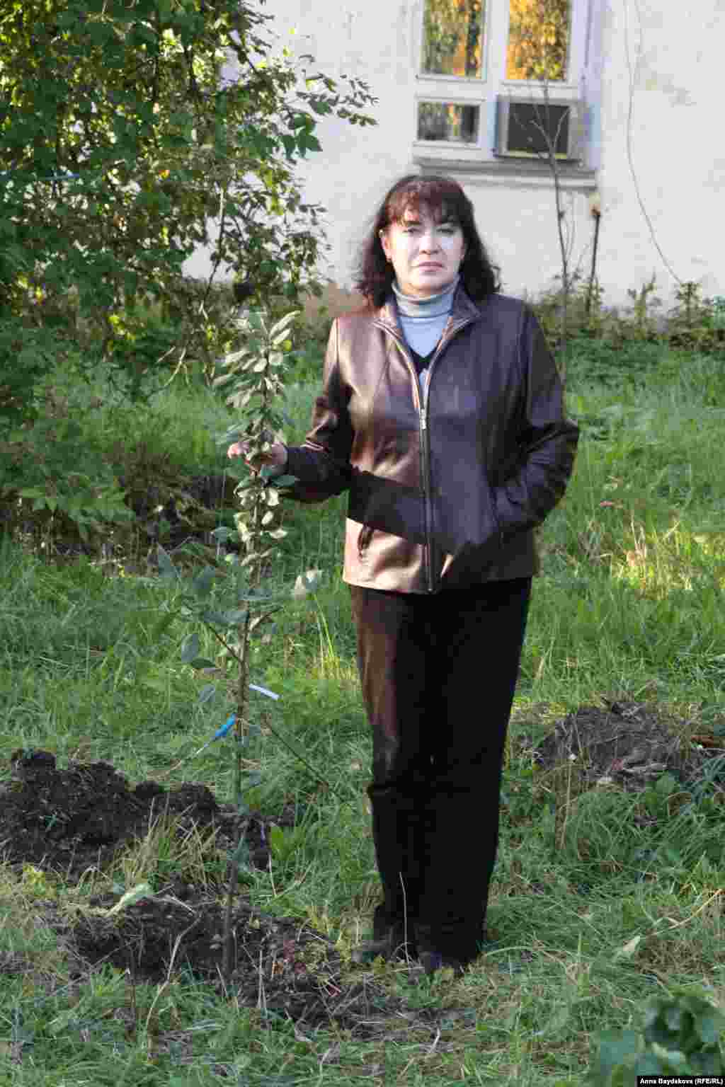 Татьяна Сабатовская со своим деревом.