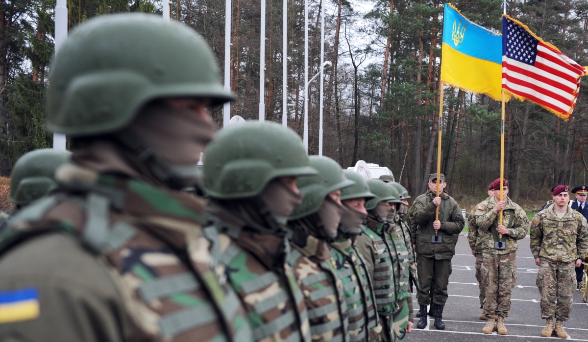 Архівна світлина. Військовослужбовці України і США на полігоні на Львівщині, 20 квітня 2015 року