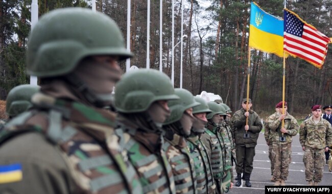 Вояки України і США на полігоні на Львівщині. 20 квітня 2015 року