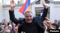 Opposition leader Sasun Mikaelian received a hero's welcome from supporters after being released from prison on May 27.