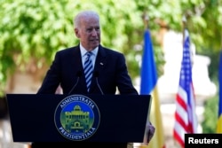 Joe Biden adresîndu-se presei la Palatul Cotroceni