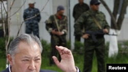 Представителей новой власти Киргизии Бакиев назвает "бандитами и убийцами"