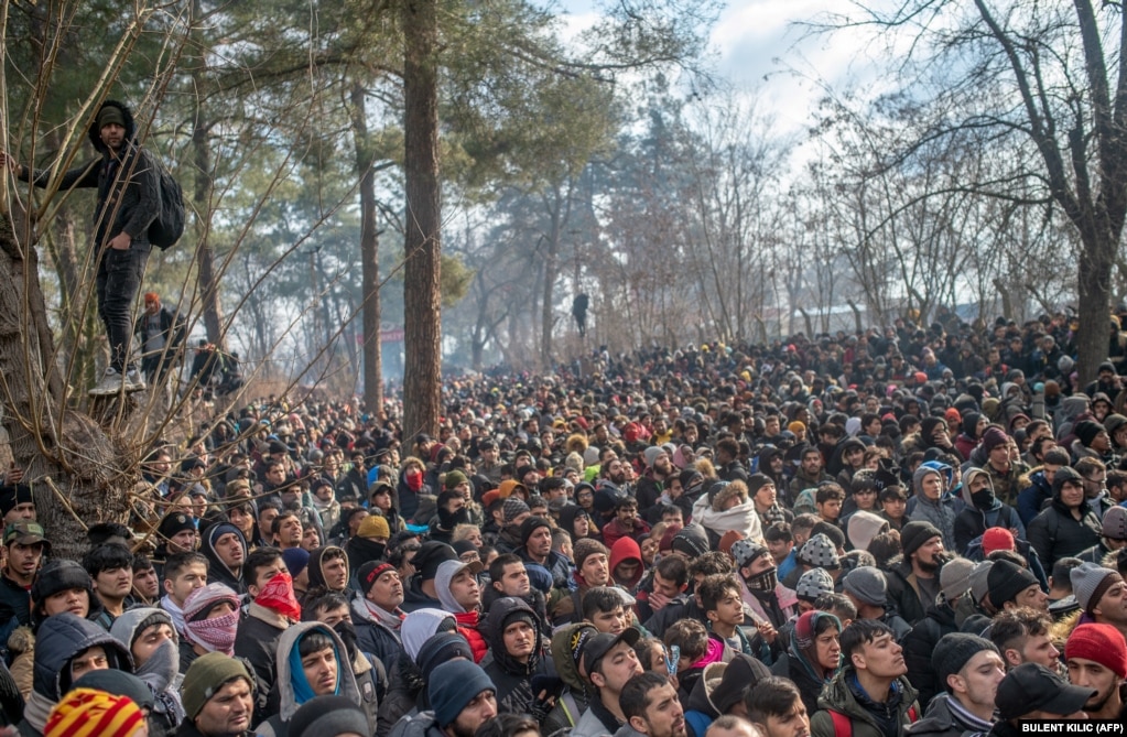 Переселенці в буферній зоні між турецько-грецьким кордоном неподілк турецького міста Едірне, 29 лютого 