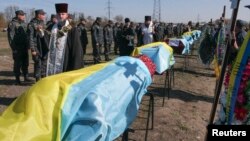 The Black Tulip NGO has ensured that many soldiers who have died in combat in eastern Ukraine manage to get a Christian burial. (file photo)
