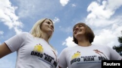 "E timpul să alegeţi: ori noi, ori berea!" - o campanie anti-alcool în Rusia