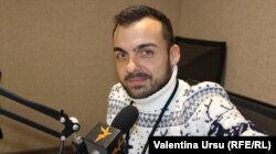 Gabriel Marcu în studioul Europei Libere la Chișinău