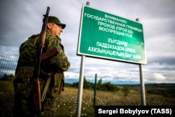Во время несения пограничной службы военнослужащим КГБ «РЮО» на «государственной границе». Август 2018 года