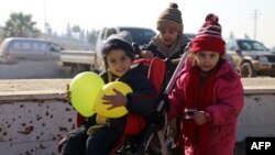Suriya. Hələbdən Assad ordusundan qaçan uşaqlar