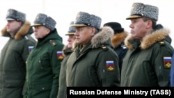 Министр обороны Сергей Шойгу и командование ВС РФ (архивное фото)