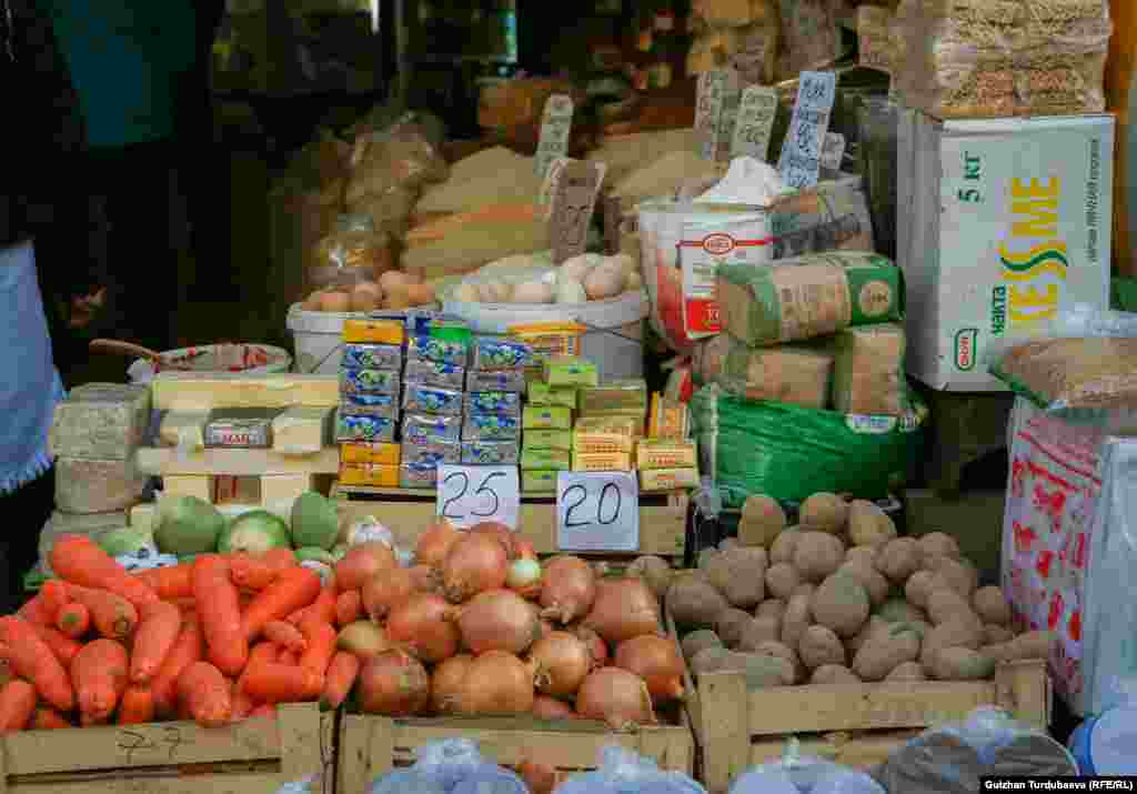 Kyrgyzstan - Bishkek - market, floor, bazaar, generic, Osh bazaar, Osh market, bazar, the products, food, undated