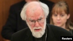 Бывший архиепископ Кентерберийский Роуэн Уильямс поддерживал идеи создания интернет-приходов