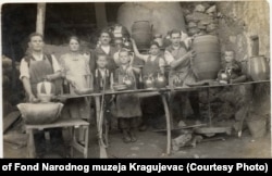 Grnčarsko-lončarska radionica Ratka Spasića iz Knjaževca kod Kragujevca, početak 20. veka.