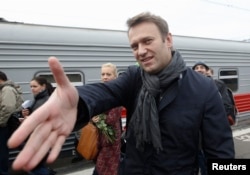 Алексей Навальный освобожденный. Поезд из Кирова в Москву. 17 октября 2013 года