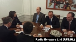 Косовската опозиција на средбата со претседателката Атифете Јахјага 