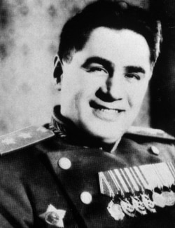 Павел Судоплатов – генерал-лейтенант КГБ, 1946 год