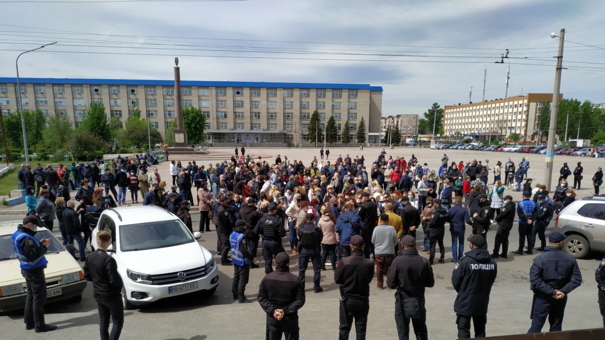 «Стыдно брать деньги у родителей пенсионеров». В Северодонецке митинговали  предприниматели