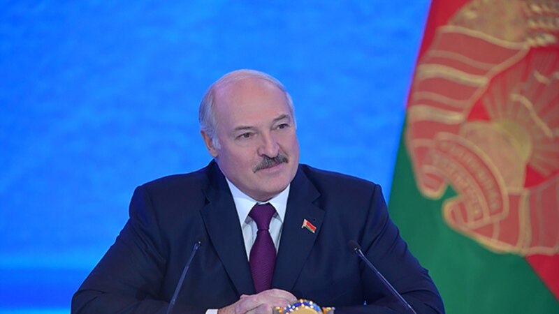 Незвычайны флэшмоб. Беларусы пішуць пра сябе нэкралёгі ад імя Лукашэнкі