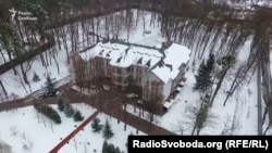 За інформацією джерел журналістів, Аваков і Тимошенко зустрічалися також у грудні минулого року в «Фортеці» – комплексі спеціальних об'єктів, де мешкає Аваков
