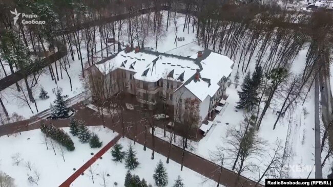 За інформацією джерел журналістів, Аваков і Тимошенко зустрічалися також у грудні минулого року в «Фортеці» – комплексі спеціальних об'єктів, де мешкає Аваков