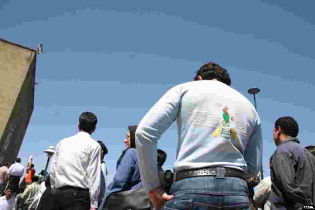 Iran - Iranian students oppose Sivand Dam inundation, Tehran, 21Apr2007