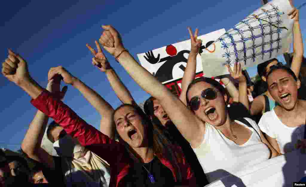 Gruzija - Studentski protesti protiv nasilja, Tbilisi, 24. septembar 2012. Foto: REUTERS / David Mdzinarishvili