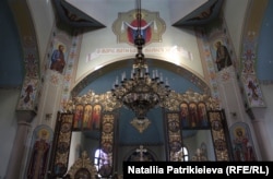До української церкви щонеділі приходять кілька десятків українців