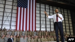 Obama në bazën ajrore në Bagram