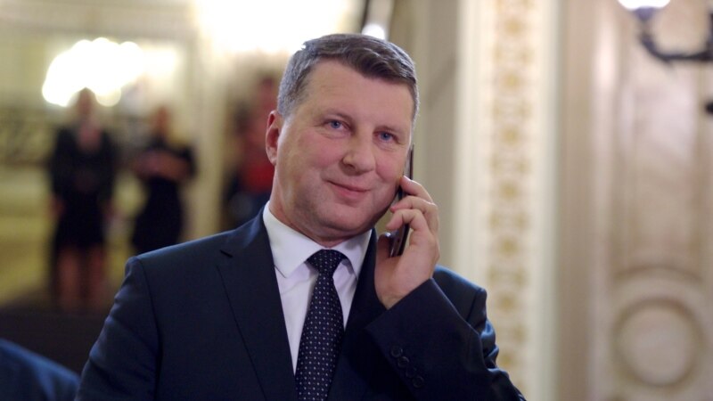 Латвия президенты урыс мәктәпләрен латыш теленә күчерү реформасын раслады