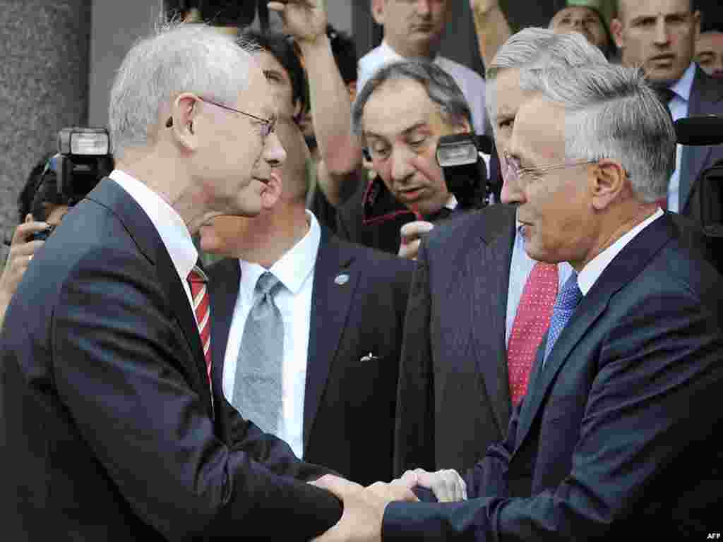 Претседателот на Европскиот совет Херман ван Ромпеј и претседателот на Косовскиот парламент Јакуп Красниќи